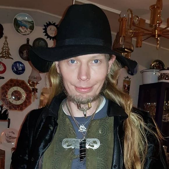 Meet your Posher, Alf - Picture 1 of 1